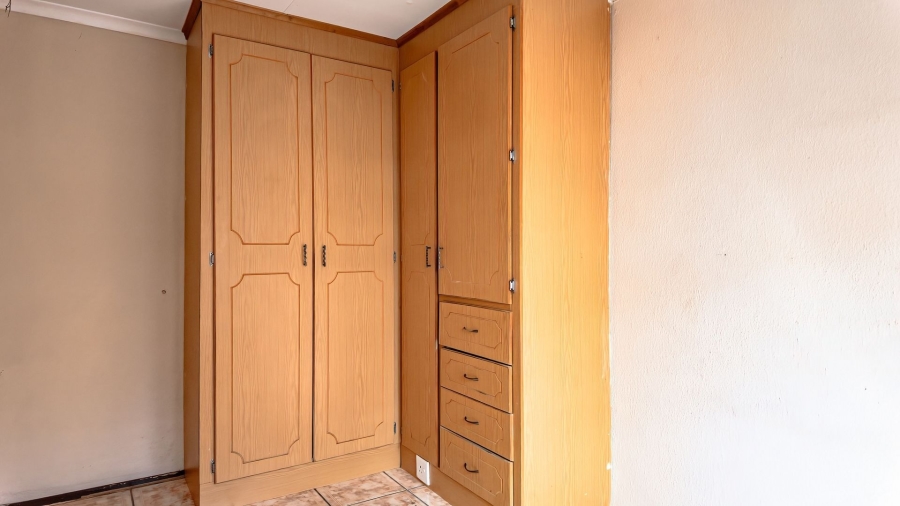 To Let 5 Bedroom Property for Rent in Tlhabane North West